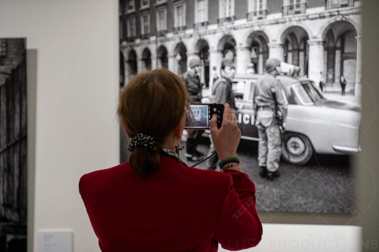 Exposição fotográfica de Alfredo Cunha